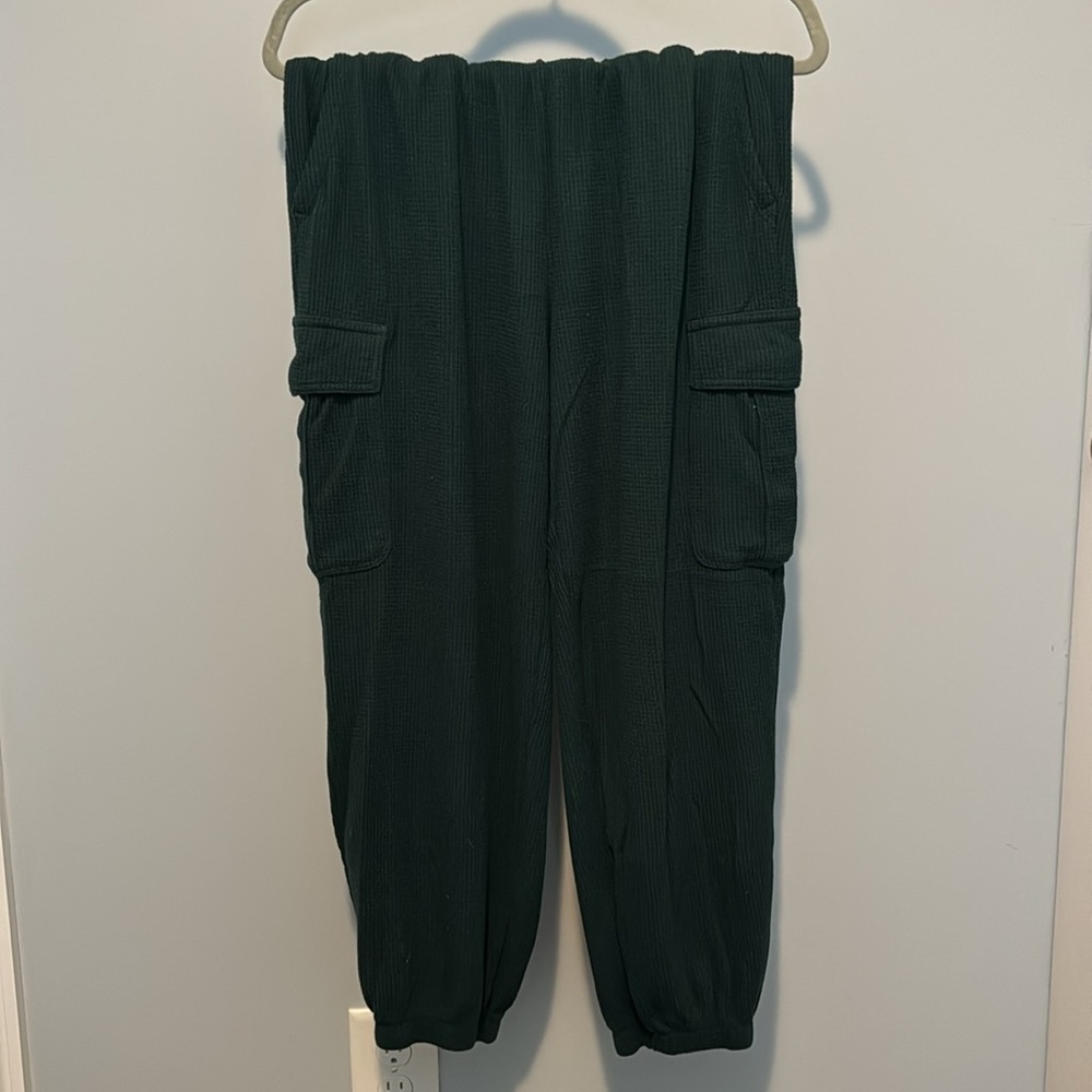 Aerie Dark Green Waffle Knit Cargo Joggers (M)